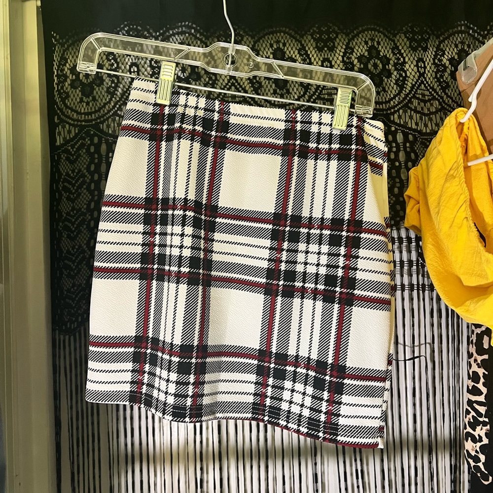 plaid skirt!!